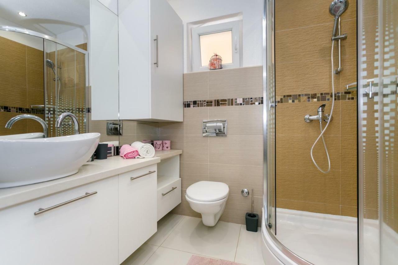 Apartman Brajutovci 26 Kornić 外观 照片